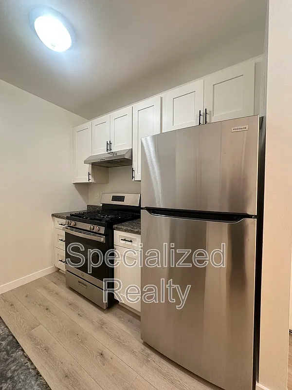 1 bed, 1.0 bath, $2,350 — Photo 3