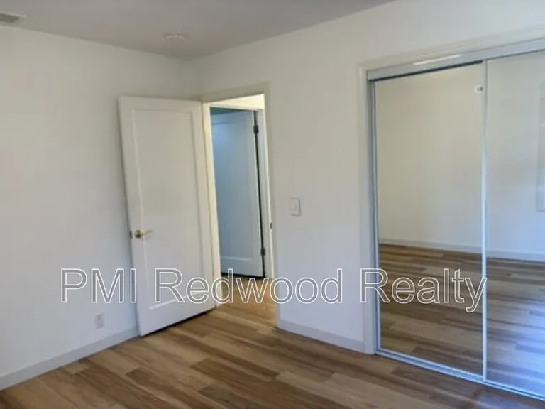 855 15th Ave — Photo 8