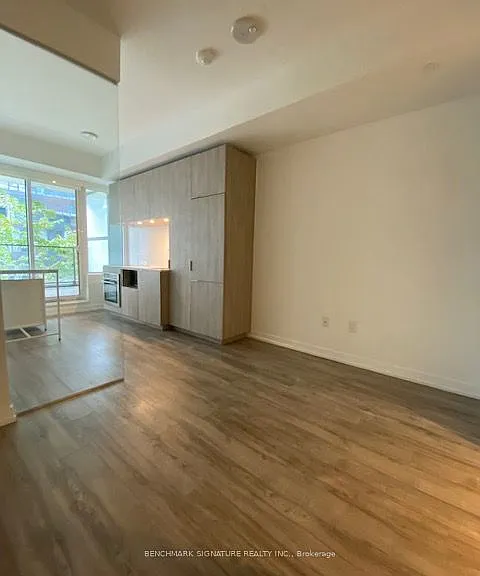 77 Shuter St #209 — Photo 4