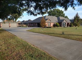 608 Bausinger Rd, Springdale, AR 72762