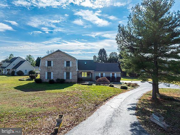 2nd image of 113 Quail Ln