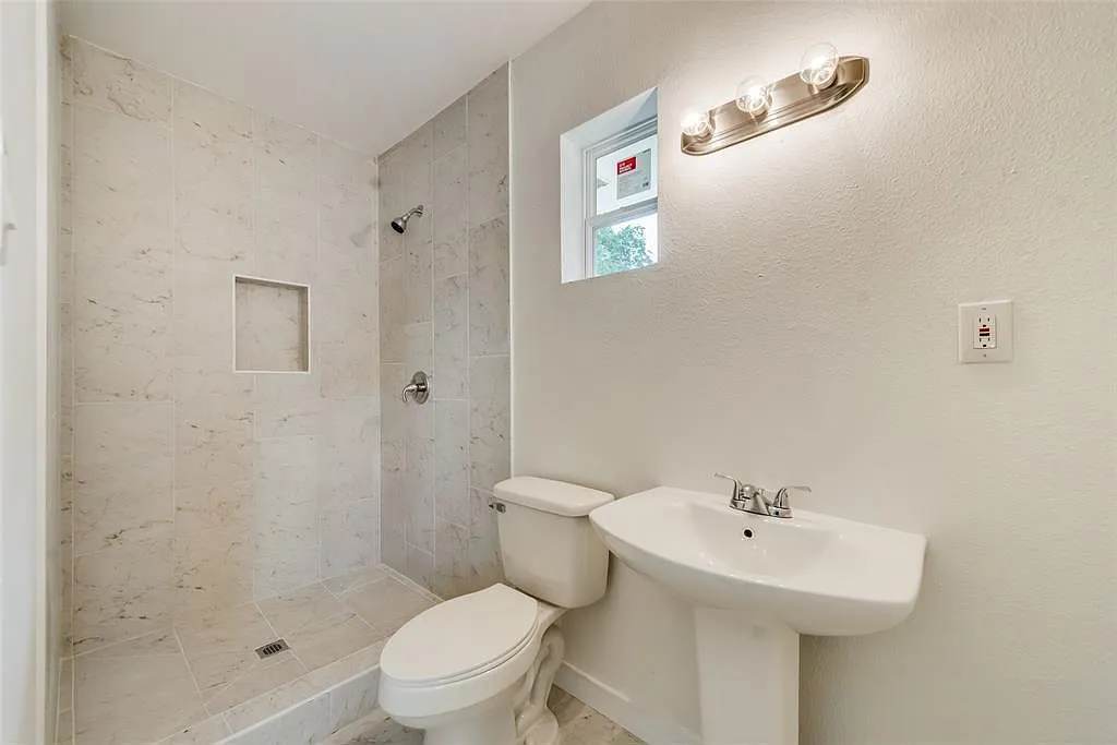 1 bed, 400 sqft, $900 — Photo 3