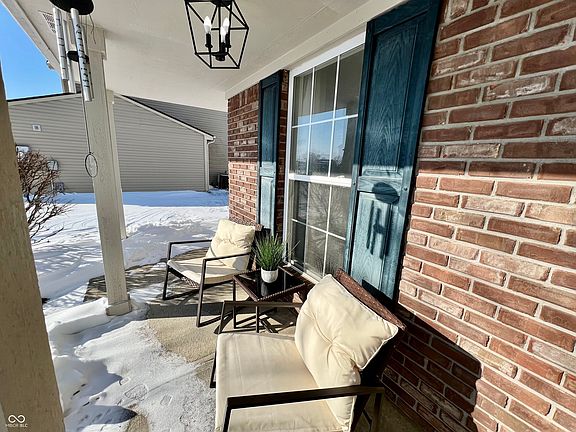 2nd image of 6884 N Laredo Dr