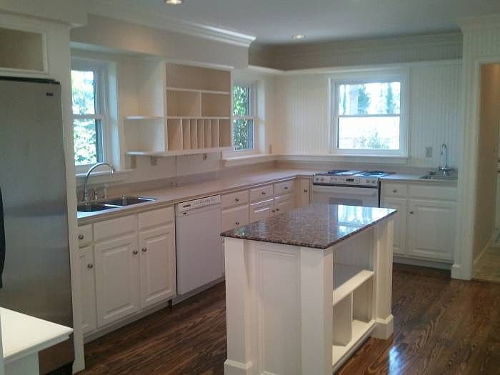 Gorgeous, Bright Kitchen