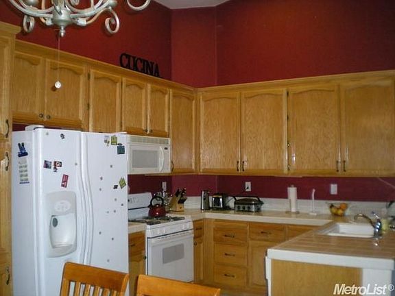 3rd image of 1461 Walden Dr