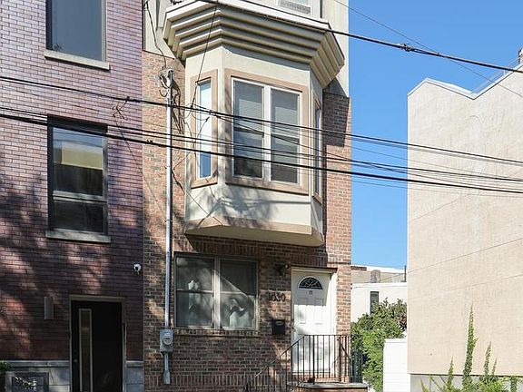 2nd image of 1030 N Leithgow St