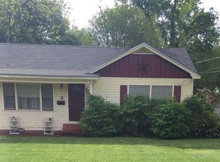 6968 Washington St, Groves, TX 77619