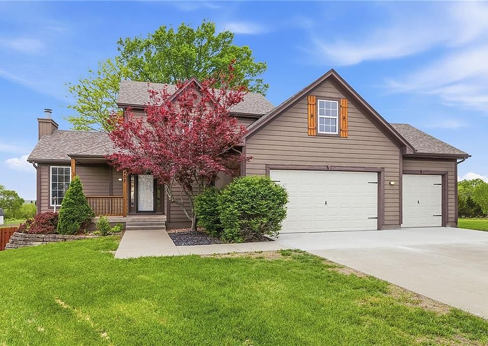 1st image of 407 Shady Ln