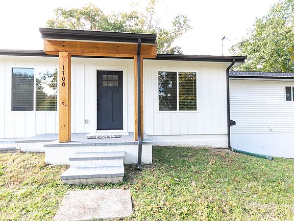 3rd image of 1700 Forest Ridge Cir SW