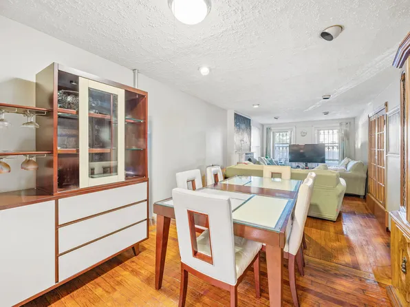 578 Bergen Street image 15 of 30