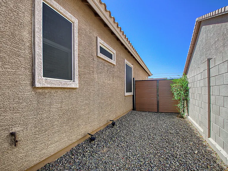 10443 W Nosean Rd #B — Photo 9