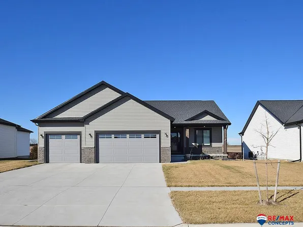 916 W Panorama Rd, Lincoln, NE 68523