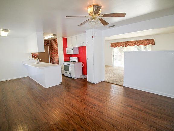 4th image of 304 E Camden St