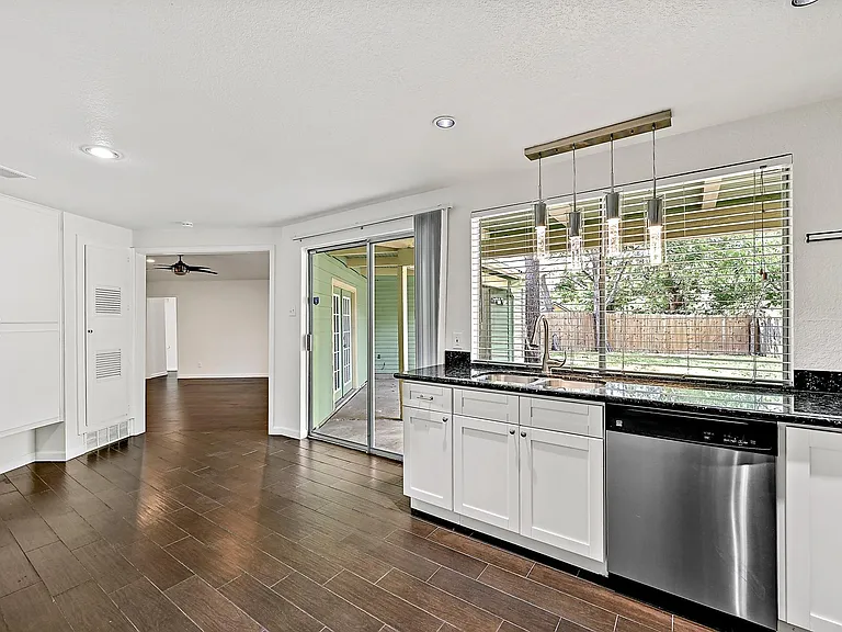 1702 Colony Creek Dr — Photo 10