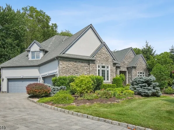 2 Holly Mews, Berkeley Heights Twp., NJ 07922