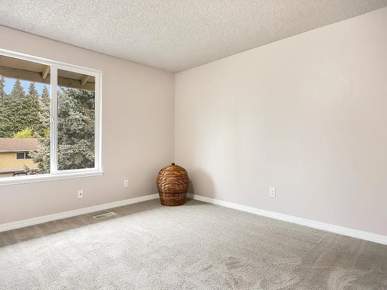 1512 Dayton Ct NE — Photo 13