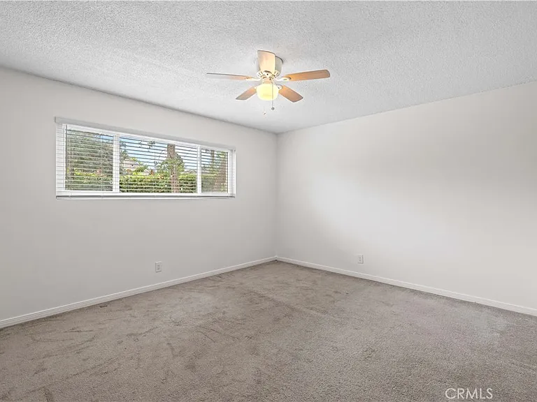 1019 E Walnut Ave — Photo 22