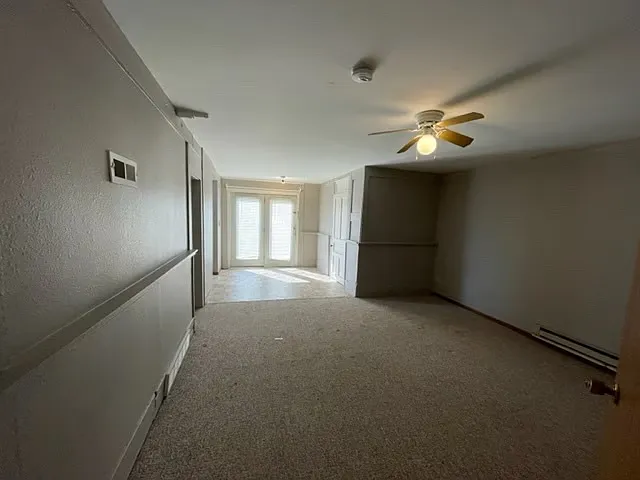 711 E Burlington St #1 — Photo 3