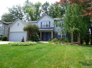 503 River Ridge Dr, Waterford, MI 48327