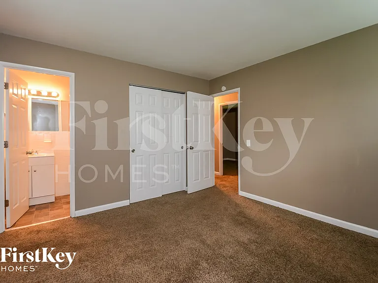 400 Humes Ln — Photo 11