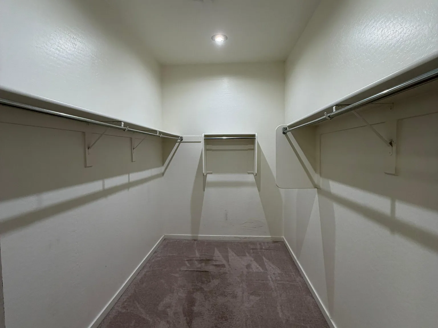 4 bed, 1912 sqft, $2,450 — Photo 4