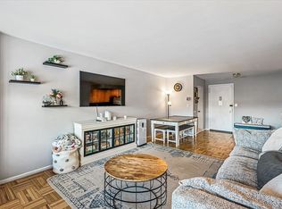 17-85 215th St #1P, Queens, NY 11360