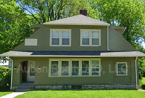 6027 Forest Ave Photo 1