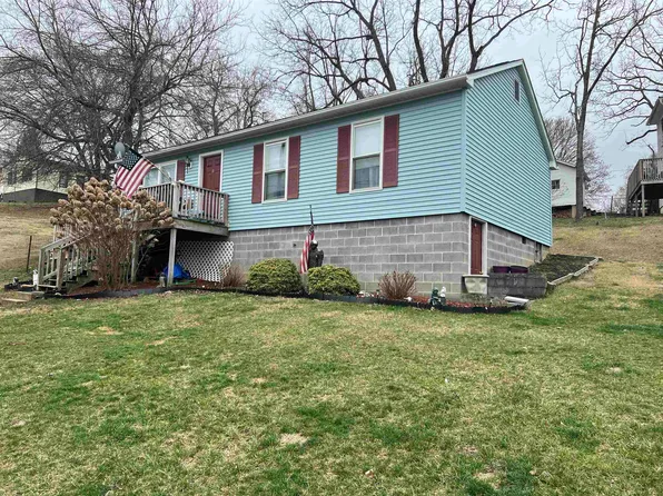 702 Moore St, Staunton, VA 24401