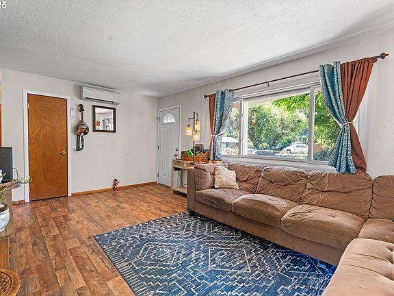 4th image of 8015 NE 90th Ave