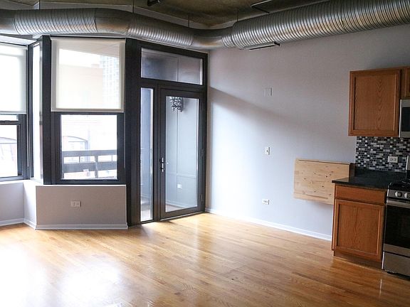 3rd image of 849 N Franklin St Unit 720