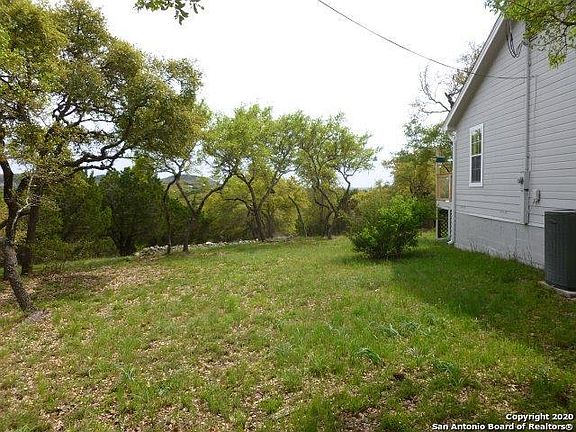 3rd image of 1076 Ewing Ct