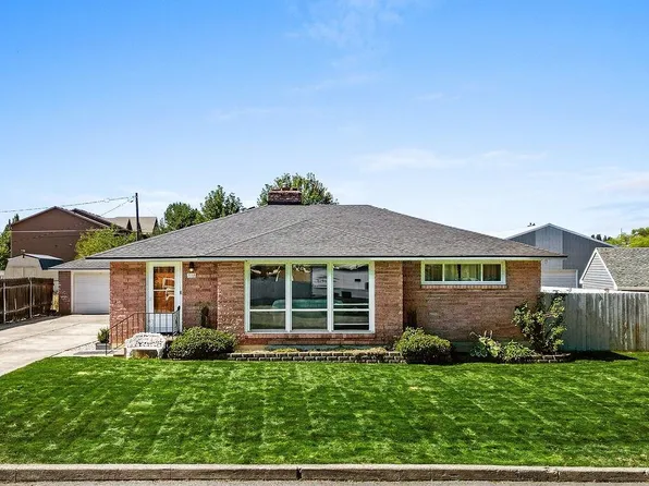 708 S Houk Rd, Spokane, WA 99216