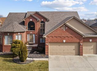 50510 Nesting Ridge Dr, Macomb, MI 48044