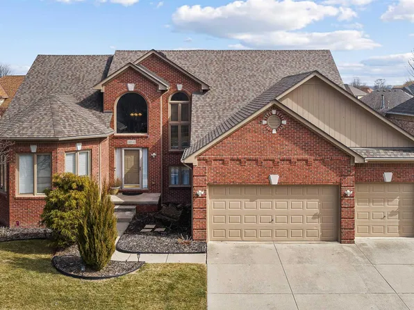 50510 Nesting Ridge Dr, Macomb, MI 48044