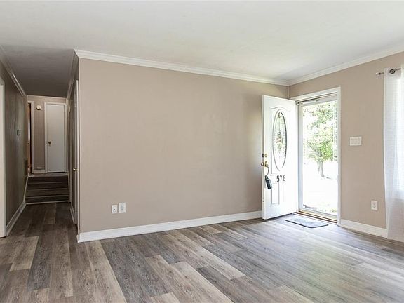 4th image of 576 Beech Drive
