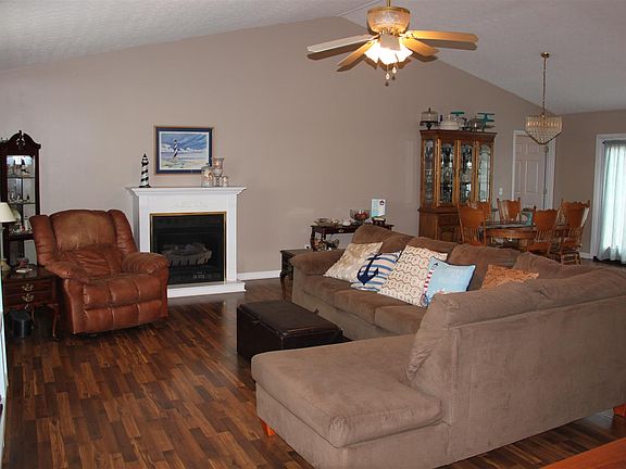 Open Floor Plan/Great Rm