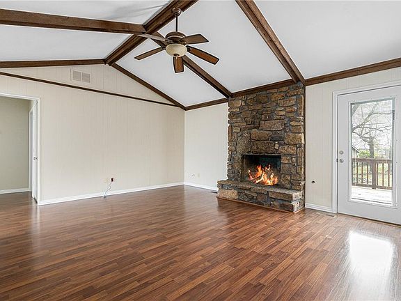 4th image of 10 Royale Cir