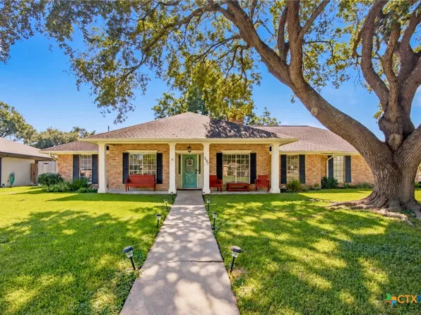 201 Nottingham Dr, Victoria, TX 77904