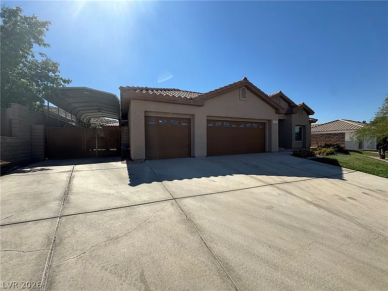 787 Fairway Dr — Photo 4