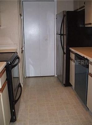 4th image of 4200 Thornbriar Ln APT E203