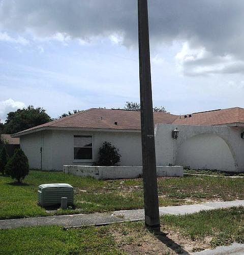 2nd image of 824 16th Ln