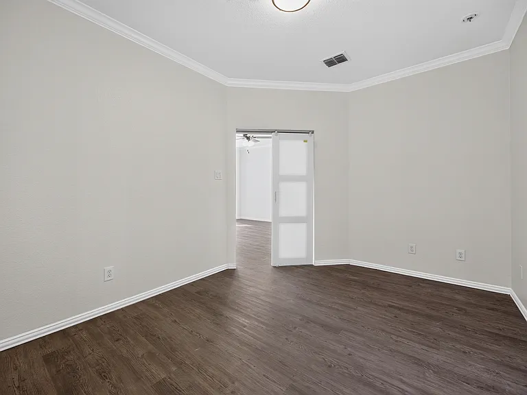 1521 Stanford Dr — Photo 11