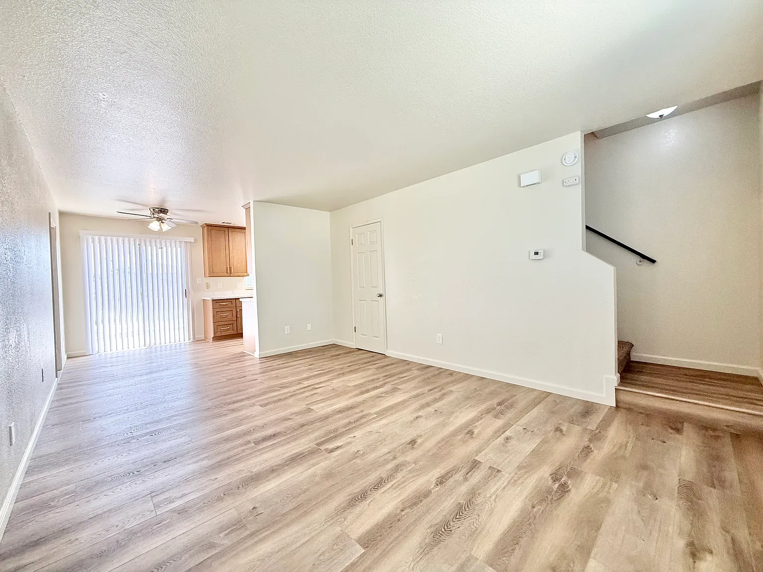 3 bed, 1.5 bath, 1250 sqft, $2,295 — Photo 4