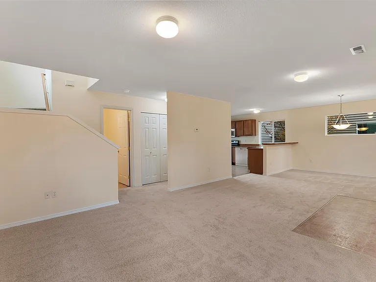6525 Douglas Ave SE — Photo 14