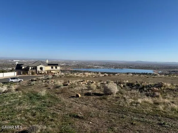 514 Lakeview Dr, Palmdale, CA 93551