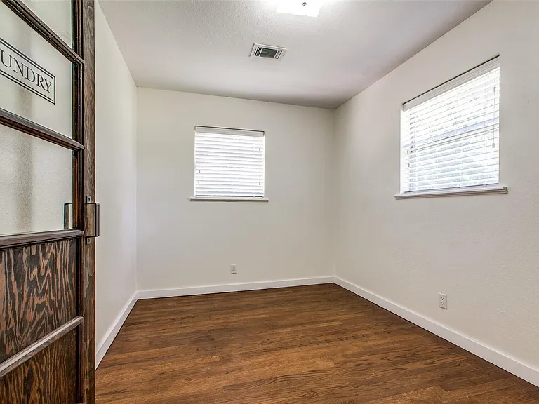 235 Live Oak St — Photo 21