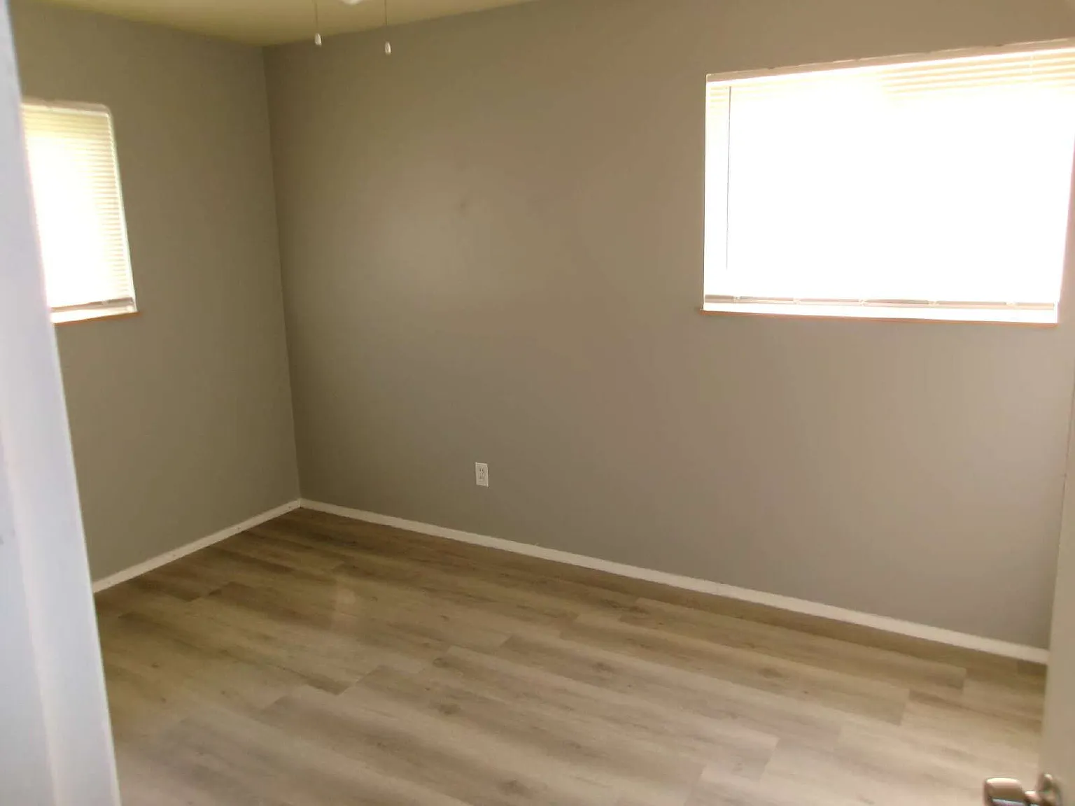 3 bed, 1.0 bath, 1025 sqft, $1,700 — Photo 4