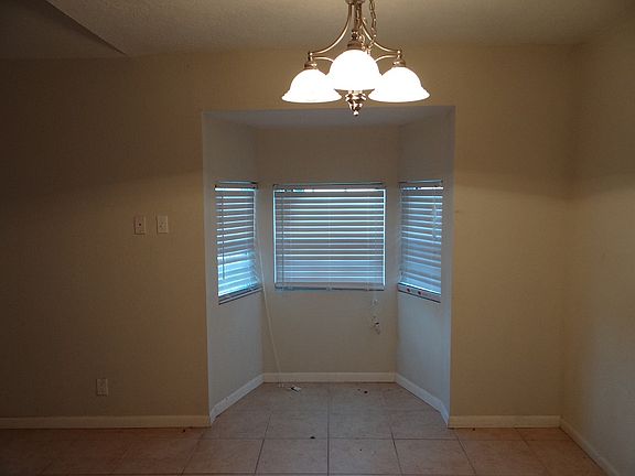 5th image of 1695 Shirley Cir