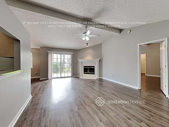 3rd image of 1995 Hovington Cir W