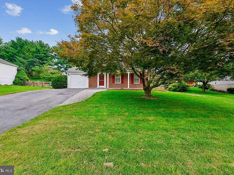 10417 Carlyn Ridge Rd — Photo 32